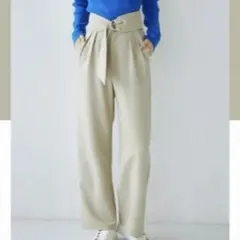 【新品タグ付き】ハイウエストストレートパンツ
