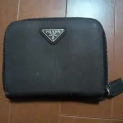 PRADA ブラック ナイロン 二つ折り財布