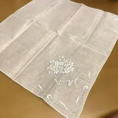 未使用　SWATOW リネンハンカチ　刺繍　スワトウ　麻