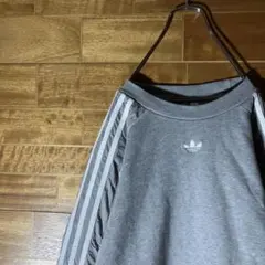adidas　スウェット　センターロゴ　刺繍　灰色　トレーナー　トレフォイル　M