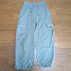 カーキ色 ロングパンツ M(150)