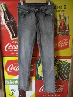 【最終値下げ！】☆美品グレー スキニージーンズ ウエスト64センチ