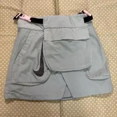 【新品】試着のみ NIKE テニススコート グレー ベルト付き キッズ Sのサムネイル