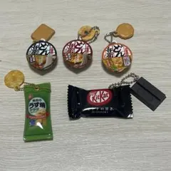 どん兵衛 ミニチュアチャーム まとめ売り KitKat うす焼き 食玩