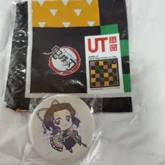 鬼滅の刃×ユニクロ　ハンカチ　バンダナ　非売品とバッチ