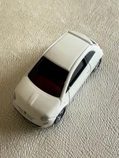 トミカ FIAT 500 ホワイト ミニカーのサムネイル