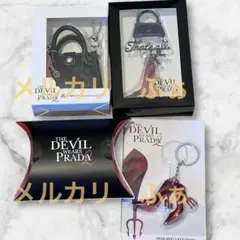 プラダを着た悪魔2 ポップコーン ゴールドハイヒールチャーム レッド
