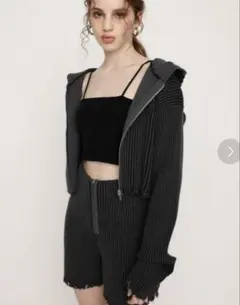 SLY スライ パーカー