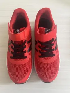 新品⭐︎New Balance 570 22.5レッド スニーカー　訳あり
