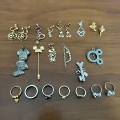 ディズニー　指輪&キーホルダー&ピアス、イヤリング