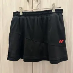 YONEX スコート　ブラック✖️レッド