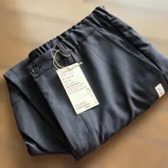 無印良品　風を通す　ストレッチ　テーパードパンツ　メンズ黒のサムネイル