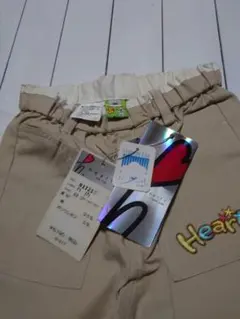 hearty NEWYORK 刺繍入りベージュハーフパンツ (17) 90cm