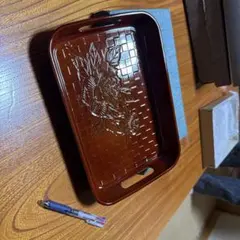 漆器トレイ 花の彫刻