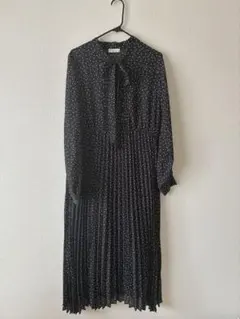 【美品】earth music&ecology ドット柄 ワンピース 首リボン