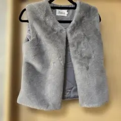 ベスト　グレー