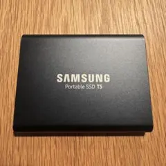 SAMSUNG Portable SSD T5 2TB 本体のサムネイル