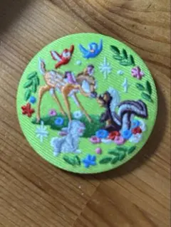 バンビ　ディズニー　刺繍缶バッジ　2