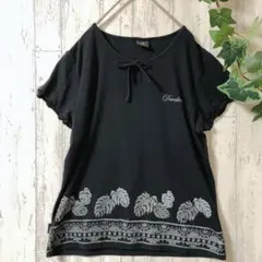 DANSKIN ボタニカル柄 リボンネック 半袖カットソー Tシャツ ブラックのサムネイル