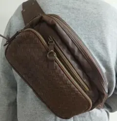 アネロ　ブラウン　ボディバック 編み込みデザイン