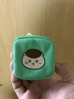 くりまんじゅう ちいかわ カラビナつき 刺繍 スクエア ミニ ポーチ 緑