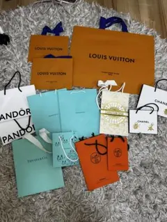 ブランド紙袋 まとめ売り ＆ シャネルノベルティチャーム3個