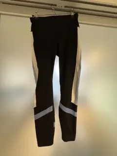 GAPフィット ヨガパンツ レギンス ブラックライン入りのサムネイル