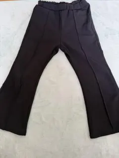 黒パンツ　フレアパンツ サイズ120
