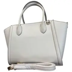 美品✨DIANA　ショルダーバッグ　2way　A4収納可　アイボリー　レザー