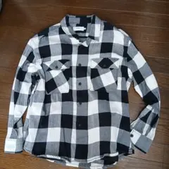 AZULbyMOUSSY黒と白のチェックシャツサイズS