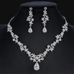 大人気！ネックレス イヤリング　2点セット　 結婚式　ウェディング　高級a