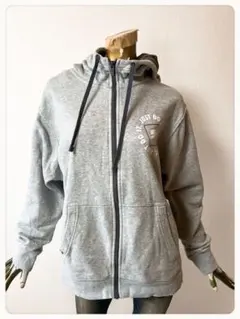 ☘️T23447☘️NIKE フード フルジップパーカー L
