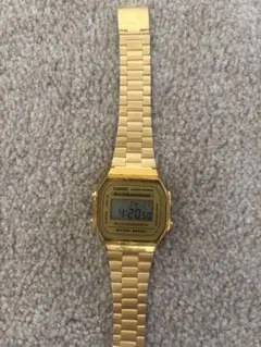 CASIO ゴールド デジタル腕時計