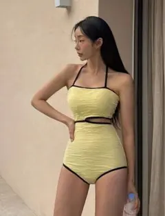 水着　スイムウェア　夏　海　黄色　イエロー