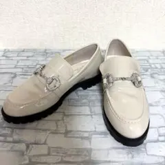 美品⭐︎Laura Lea ビジュー付き ローファー 22cm ラウナレアエナメルのサムネイル