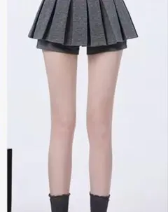 ５月末まで　未使用　グレー プリーツスカート Mサイズ