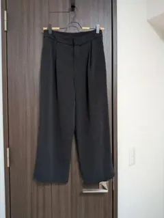 ㉜★UNIQLO ブラック クロップドパンツ Sサイズ