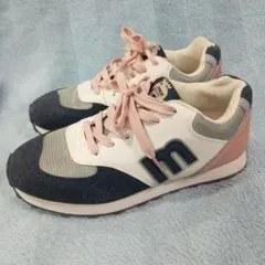 MOZ 美品スニーカー　24.5cm