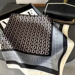 大判　スカーフ　新品　Dロゴ　65×65　グレー　くすみカラー