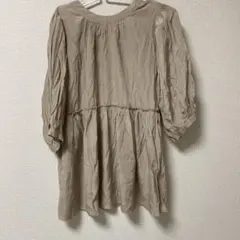 ベージュ フレアシャツ Mサイズ