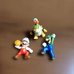 スーパーマリオ　フィギュアミニサイズ３体
