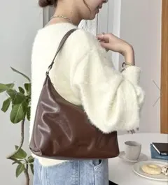 ⭐️【新品未使用】パデッドホーボーバッグ ／ Discoat