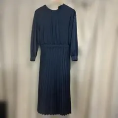 opaque.clipネイビー プリーツデザイン 長袖ワンピース