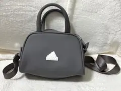 adidas アディダス　ショルダーバッグ　チャコールグレー