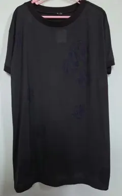 新品☆ギャバジンKT　黒 花柄プリント 半袖Tシャツのサムネイル