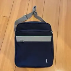 EAST BOY ネイビー ナイロンバッグ 自由の女神刺繍のサムネイル