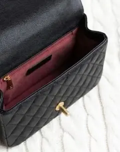 ブラックレザーキルティングショルダーバッグ