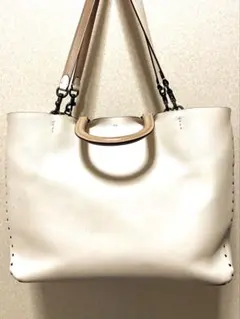 希少/現行✨ コーチ ローグ ティーローズ ハンドバッグ 2way レザー 白 希少/現行✨ コーチ ローグ ティーローズ ハンドバッグ 2way