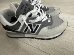 New Balance 574 グレー スニーカーのサムネイル