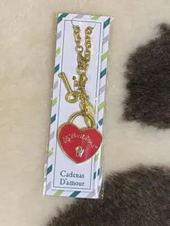 ロクシタン　チェーンチャーム